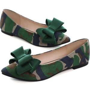 SAILING LU Camo Bow Ballet Flats Pointed Toe Green Faux Suede Size 8.5 NWOT